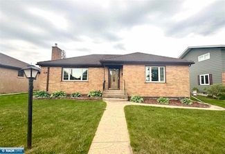 716 9th St S, Virginia, MN 55792