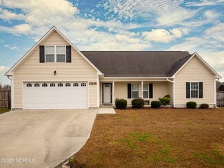 400 Dylan Ct, Beulaville, NC 28518