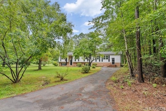 143 Valley Dr, Warrenton, NC 27589