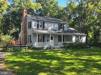 157 Church St E, Beverly, NJ 08010