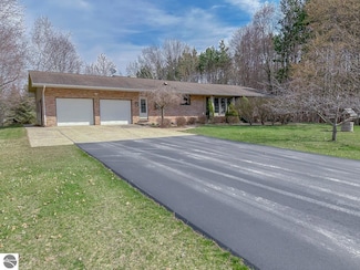 3972 W Harsh Dr, Coleman, MI 48618