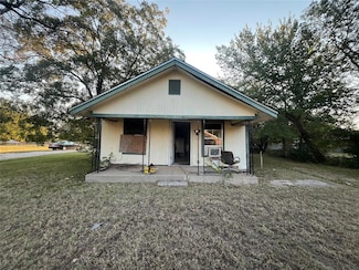 209 N Rangeline St, Tecumseh, OK 74873