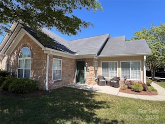 5518 Prosperity View Dr, Charlotte, NC 28269