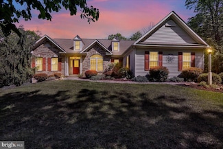 375 Quaker Hill Rd, Morgantown, PA 19543