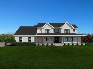 4935 Bergen Ave, Mattituck, NY 11952