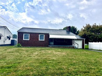301 Park Dr, Campbell, OH 44405