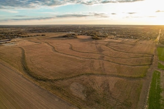 905 S 13th St, Blackwell, OK 74631