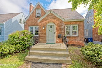 21 Fordham Ct, Albany, NY 12209