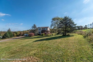 166 Hillview Dr, Factoryville, PA 18419