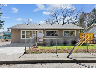 10156 SE Schiller St, Portland, OR 97266
