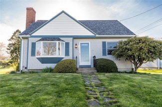 95 Douglas Ave, Portsmouth, RI 02871