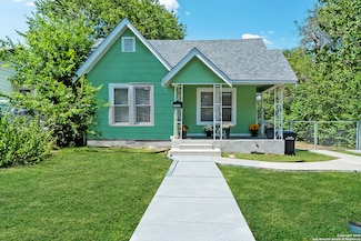 1619 W Ridgewood Ct, San Antonio, TX 78201