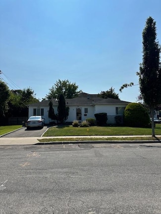 1 Scott Place, Plainview, NY 11803