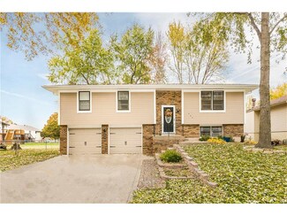 504 NE 98th Place, Kansas City, MO 64155