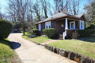 642 Locust Point Rd, Rumson, NJ 07760