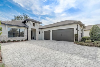 25974 High Hampton Cir, Sorrento, FL 32776