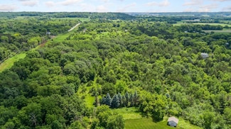 249 Glen Cir, Troy Township, WI 54022