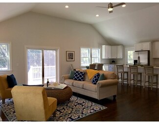 352 N Main St, Cohasset, MA 02025