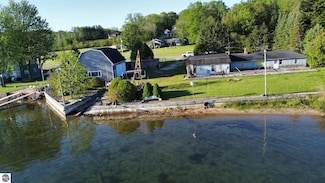 4472 Crescent Beach Rd, Onekama, MI 49675