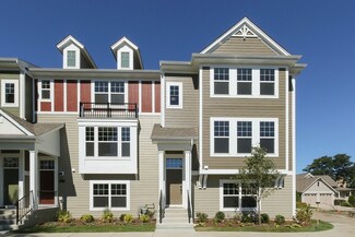 127 Waterbury Cir, Schaumburg, IL 60193