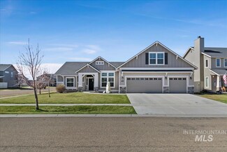 1039 E Yaquina Bay Dr, Nampa, ID 83686