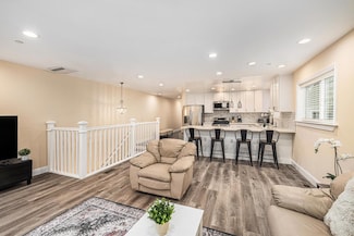 2531 Wallace St, Oakland, CA 94606