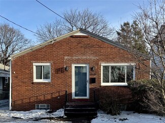 2214 Adams St, Natrona Heights, PA 15065