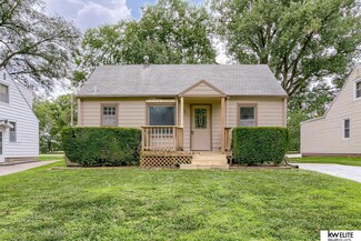 2526 Jackson St, Bellevue, NE 68005