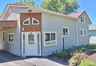 306 N Joy St, Tampico, IL 61283