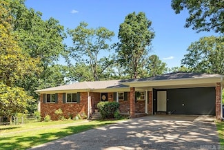 6513 Corsica Dr, North Little Rock, AR 72116