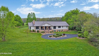 895 Parnell Rd, Crossville, TN 38572