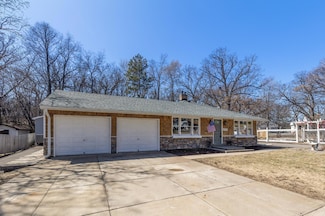 4700 Twin Haven Rd, Hopkins, MN 55343