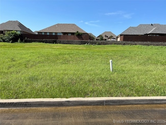 1321 Magnolia Dr, Ada, OK 74820