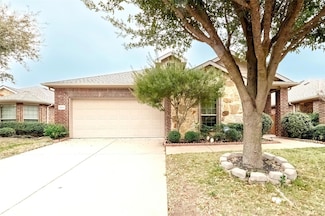 2034 Carriage Rd, Heartland, TX 75126