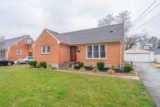 2312 Garrs Ln, Louisville, KY 40216