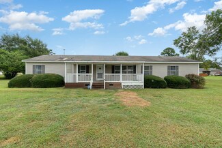 711 N 16th St, Erwin, NC 28339