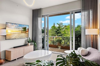 529 SW 11th St Unit 201, Miami, FL 33129