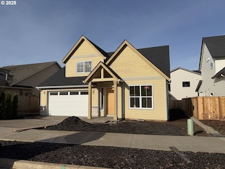 832 NE 17th Ave, Canby, OR 97013