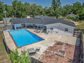 27 Hickory Ave, Crawfordville, FL 32327