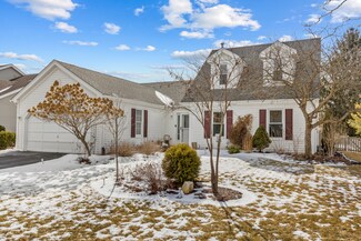 608 Hunters Way, Fox River Grove, IL 60021