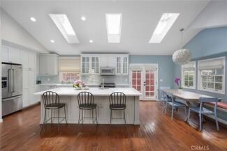 724 35th St, Manhattan Beach, CA 90266