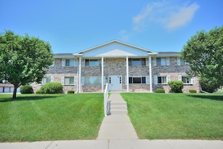10464 W Whitnall Edge Dr Unit 203, Franklin, WI 53132