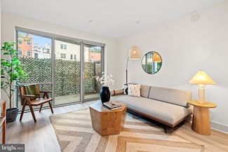 1311 13th St NW Unit 105, Washington, DC 20005