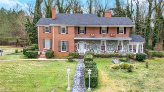 503 W Elk St, Siler City, NC 27344