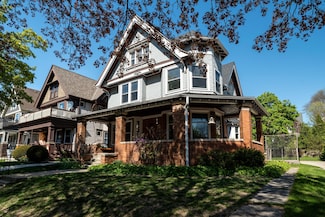 2834 N Murray Ave, Milwaukee, WI 53211