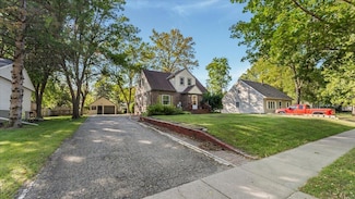 828 15th St SW, Willmar, MN 56201