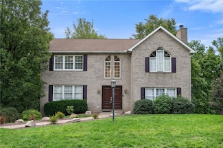 6215 Antler Hill Dr, Trafford, PA 15085