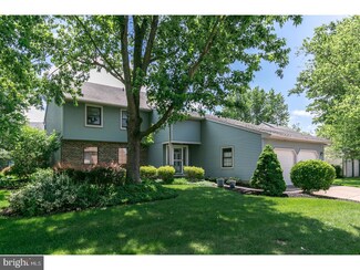 29 W Oleander Dr, Mount Laurel, NJ 08054