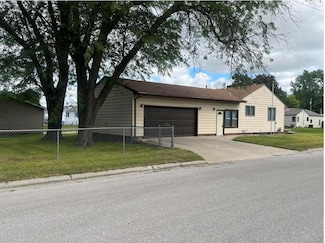 922 S 26th St, Fort Dodge, IA 50501