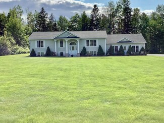 26 Pleasant Hill Dr, Mapleton, ME 04757